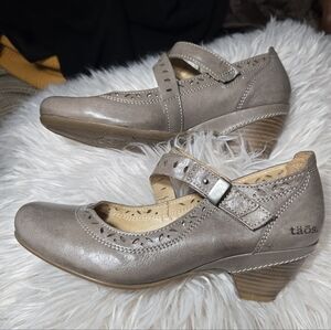 Taos Footwear Taupe Mary Jane Clog Heels